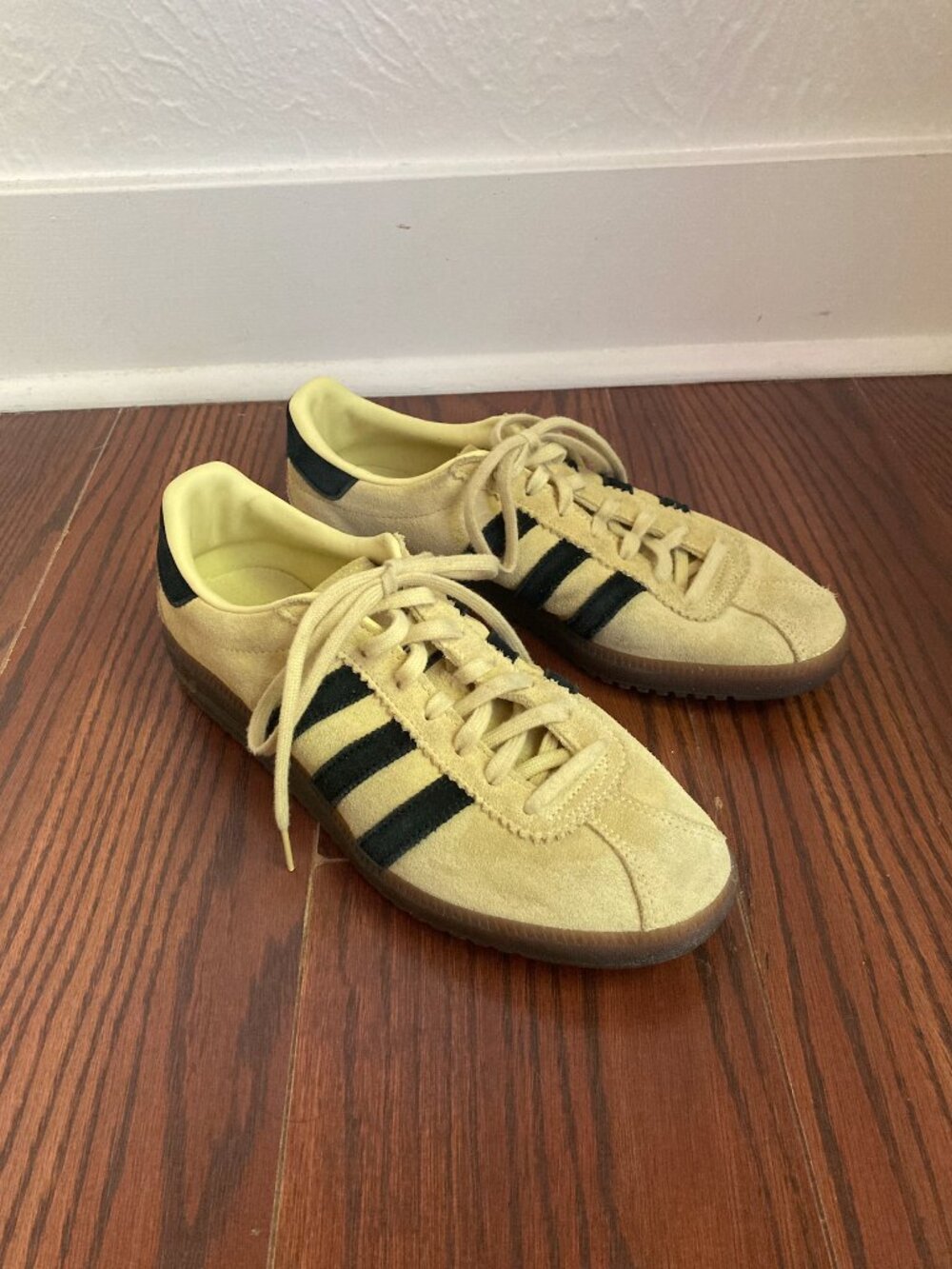 Adidas Samba Yellow and Black Suede Sneakers Size 8.5 - Picture 1 of 7